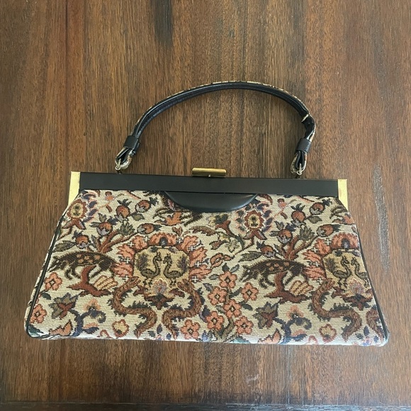 Vintage Handbags - Vintage Tapestry Snap Bag Purse